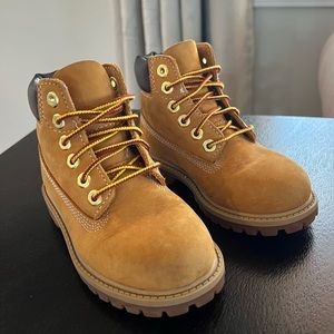 Timberland 6 inch boot kids size 10